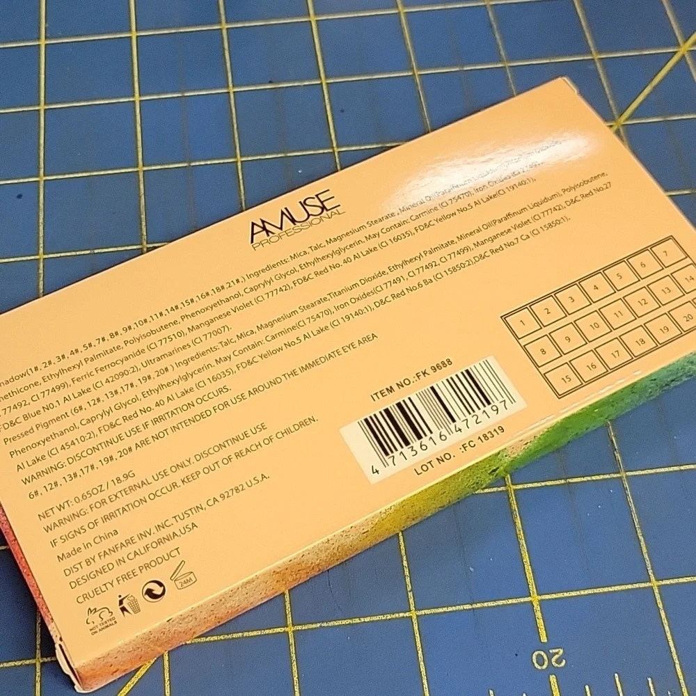 Amuse Multicolor 21 Colors ARTIST STAPLE Palette New In Box